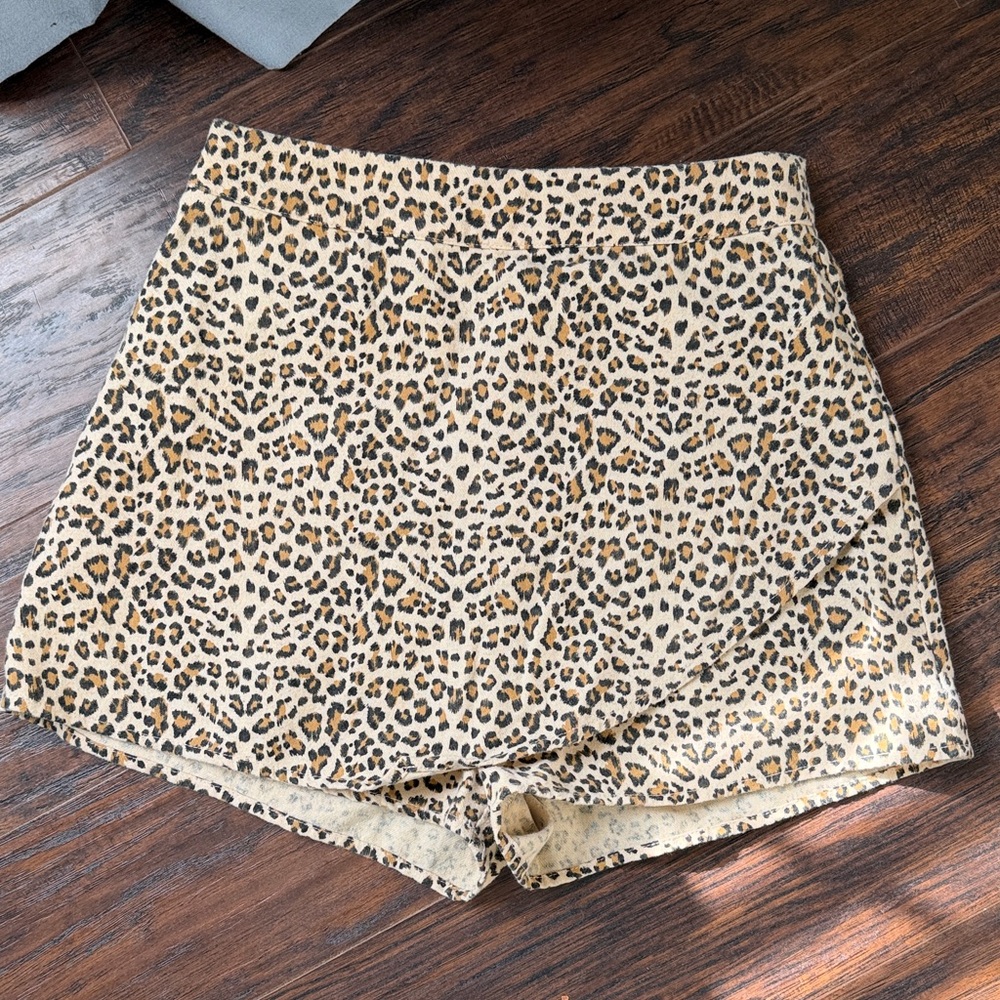 Altr’d State extra small leopard print skirt
